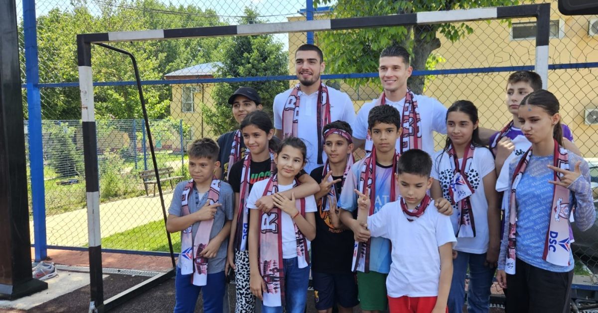 Prima TV: Alex Dobre și Denis Ciobotariu, curieri pentru o zi!